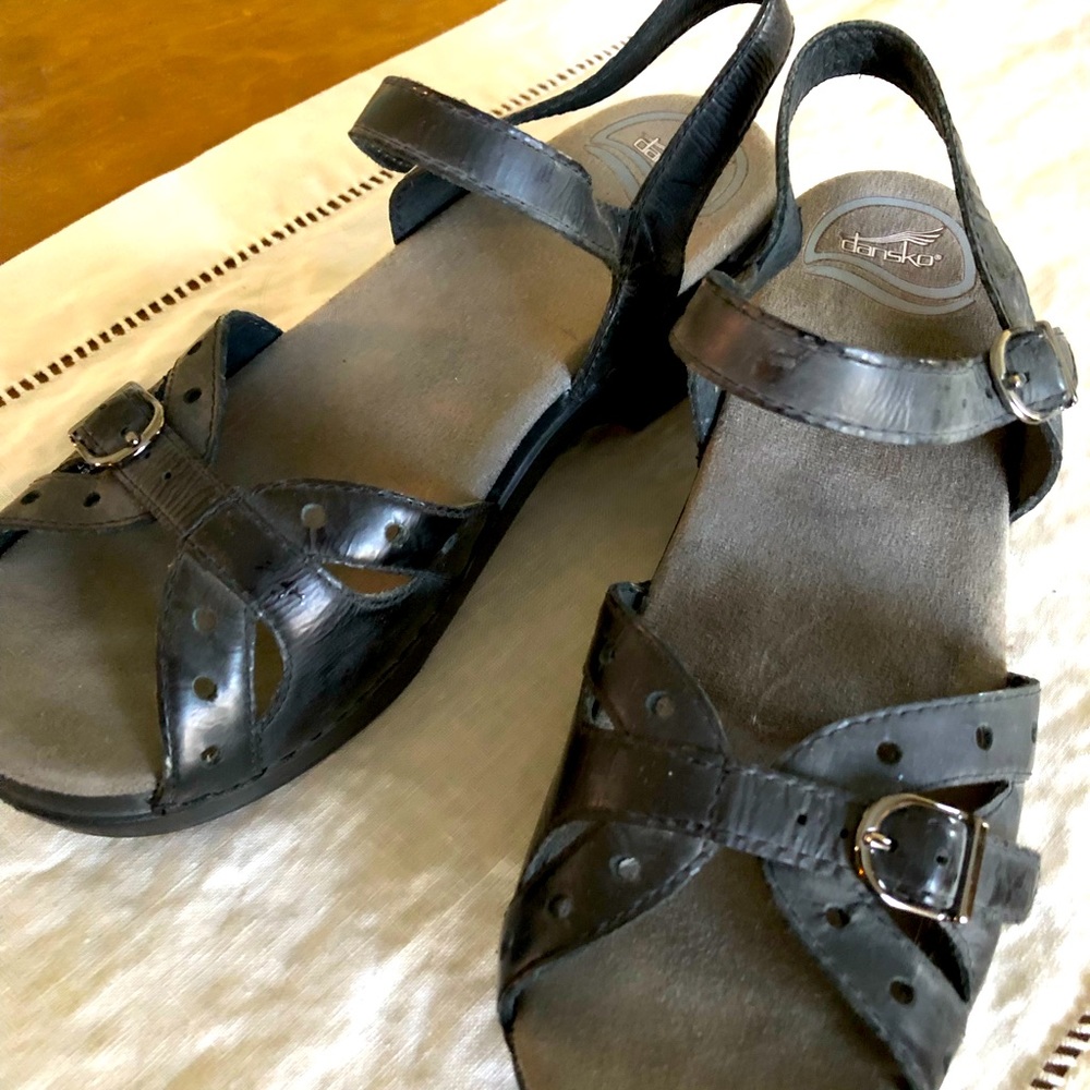 Dansko women sandals clog strappy, like new condition , size 37